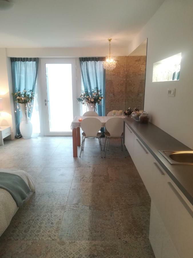 Angel'S Nest Apartment Komenda المظهر الخارجي الصورة