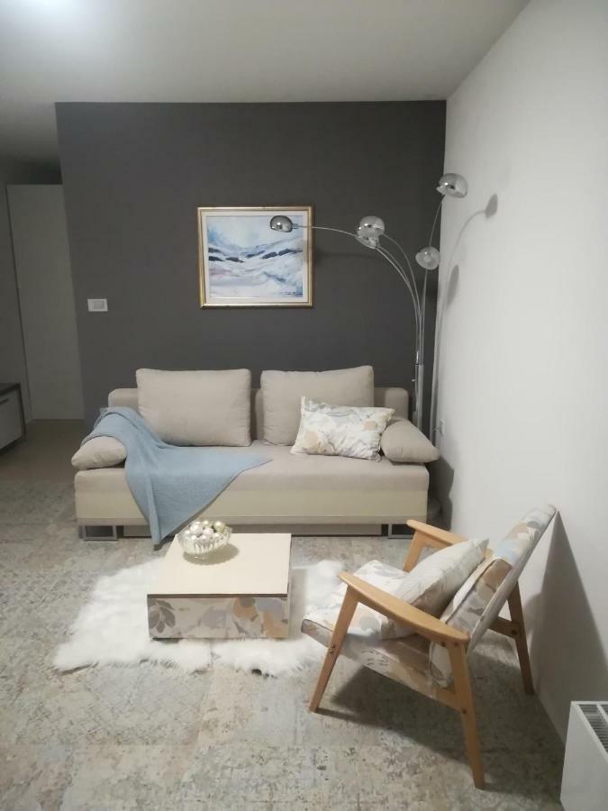 Komenda Angel'S Nest Apartment المظهر الخارجي الصورة